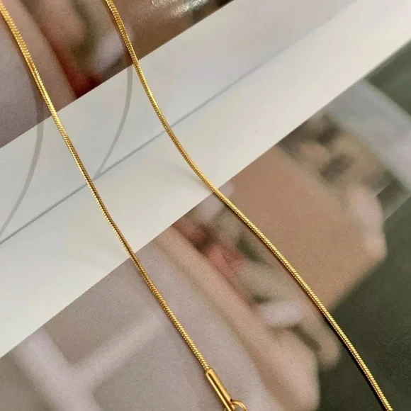 NEW 18K GOLD SNAKE CHAIN NECKLACE, NICE NECKLACE, CUTE NECKLACE - Picture 2 of 3